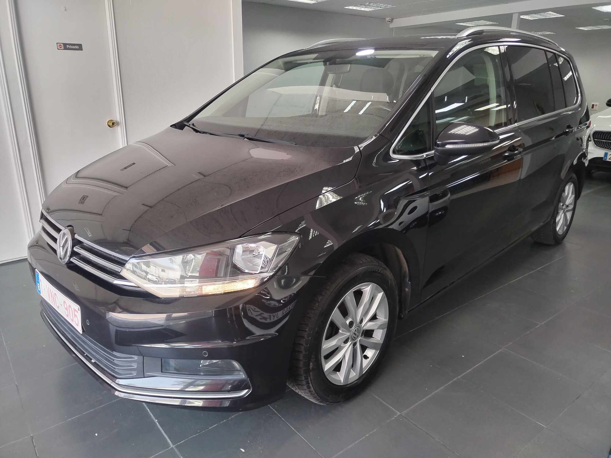 VOLKSWAGEN TOURAN 2019 diésel en venta en Jerez de la Frontera