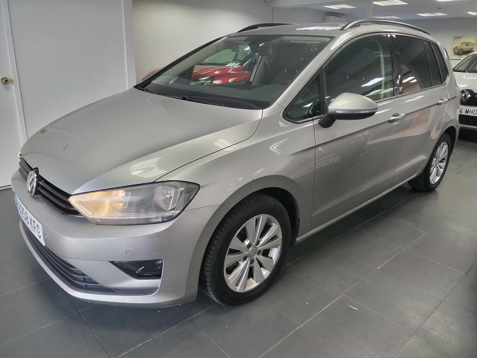 VOLKSWAGEN Golf SportVan 2017 diésel en venta en Jerez de la Frontera